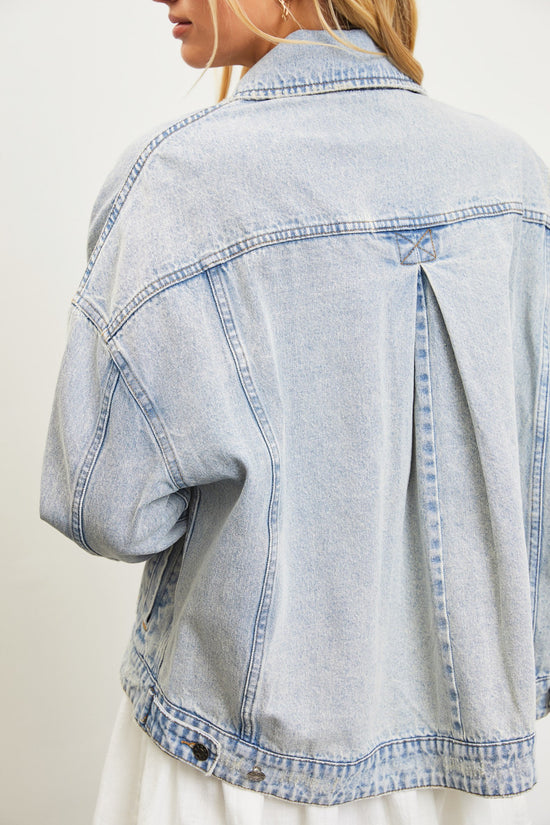 Load image into Gallery viewer, Sanford Back Pleated Jacket Light Denim
