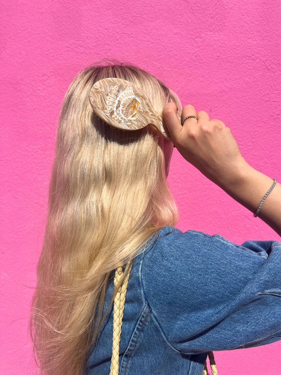 Solar Eclipse Seashell Handbag Hero Brush