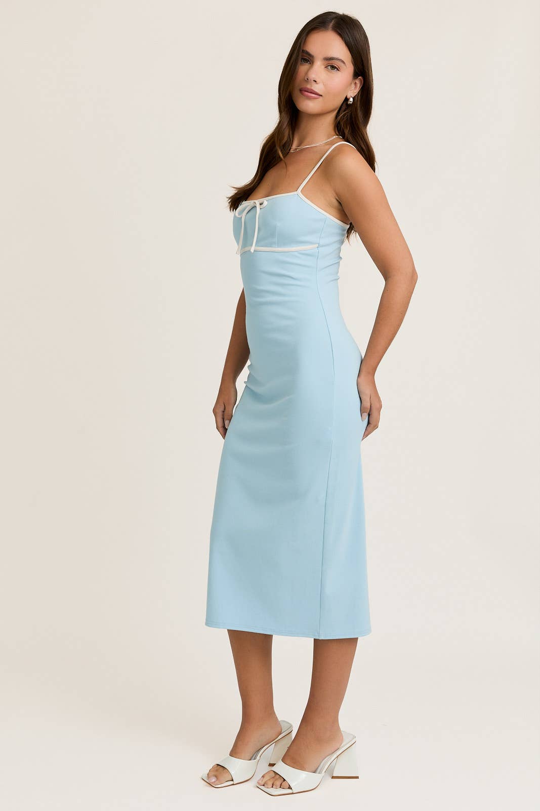 CONTRAST BINDING DETAIL KNIT MIDI DRESS