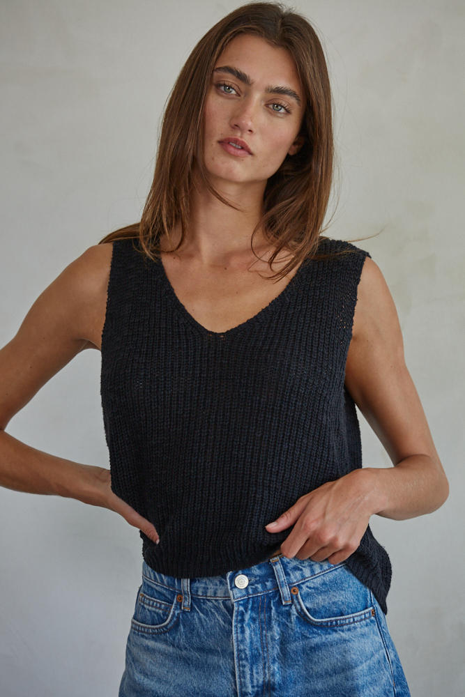 By Together Allende Vest Top Black