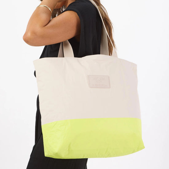 Load image into Gallery viewer, Aloha Collection Dipped Day Tripper Highlighter/Sandstone
