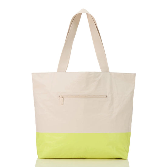 Load image into Gallery viewer, Aloha Collection Dipped Day Tripper Highlighter/Sandstone
