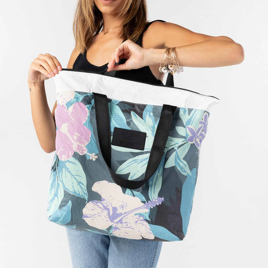 Aloha Collection Day Tripper Pau Hana