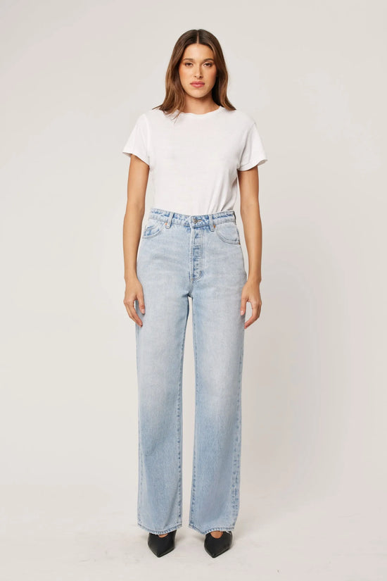 Load image into Gallery viewer, Rolla&amp;#39;s Stevie Longbeach Light Vintage Blue Jeans
