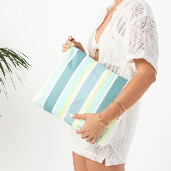 Load image into Gallery viewer, Aloha Collection Max Pouch Nice Stripes Tide
