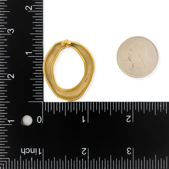 Load image into Gallery viewer, Oval Wavy Hoops
