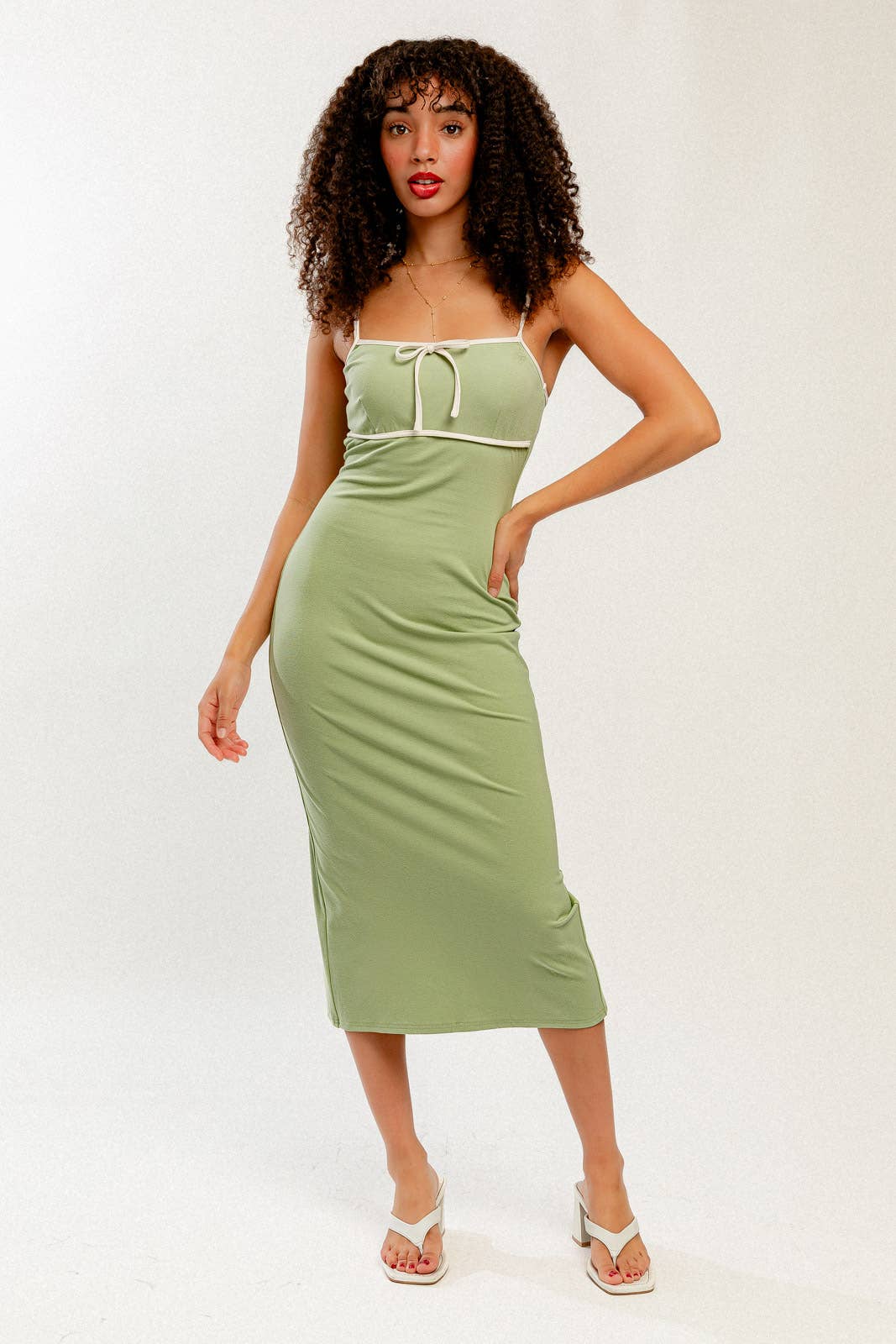 CONTRAST BINDING DETAIL KNIT MIDI DRESS