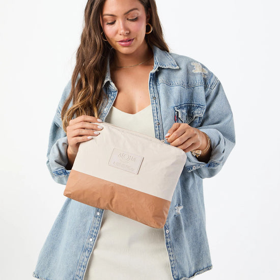 Load image into Gallery viewer, Aloha Collection Mid Pouch Dipped Toffee/Sandstone
