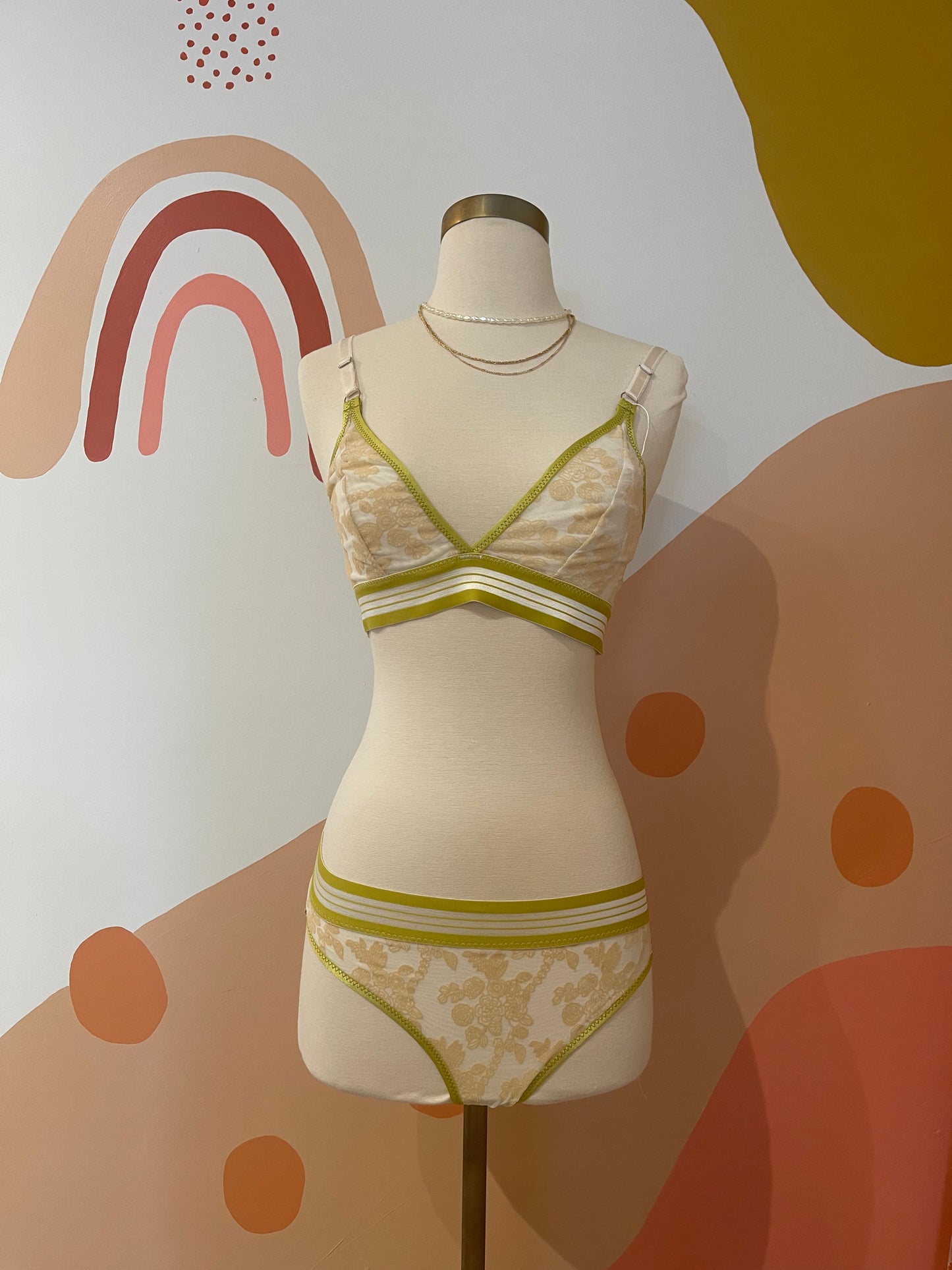 Load image into Gallery viewer, Barret Bralette: Off White + Citronelle
